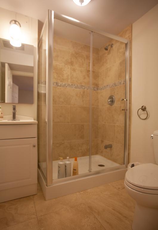 多伦多邓肯公园民宿 Toronto Duncan Park Guesthouse Dış mekan fotoğraf